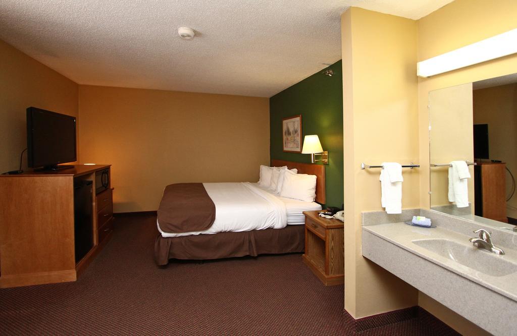 New Victorian Inn & Suites Kearney Exterior photo