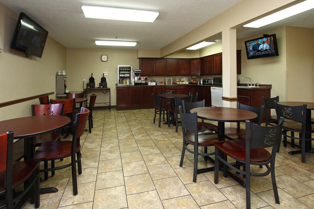 New Victorian Inn & Suites Kearney Exterior photo