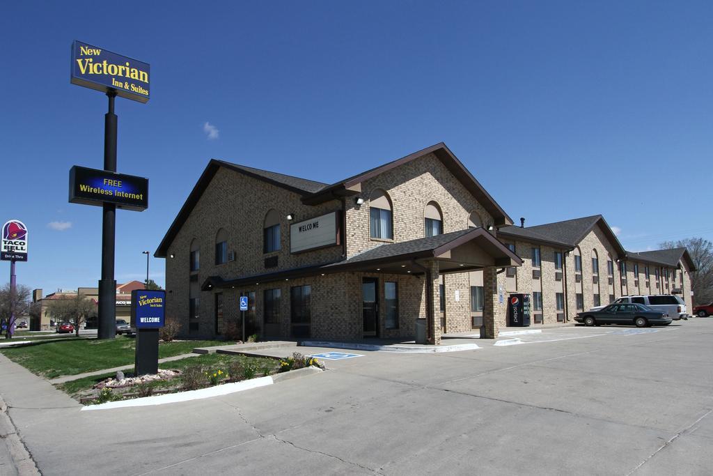 New Victorian Inn & Suites Kearney Exterior photo